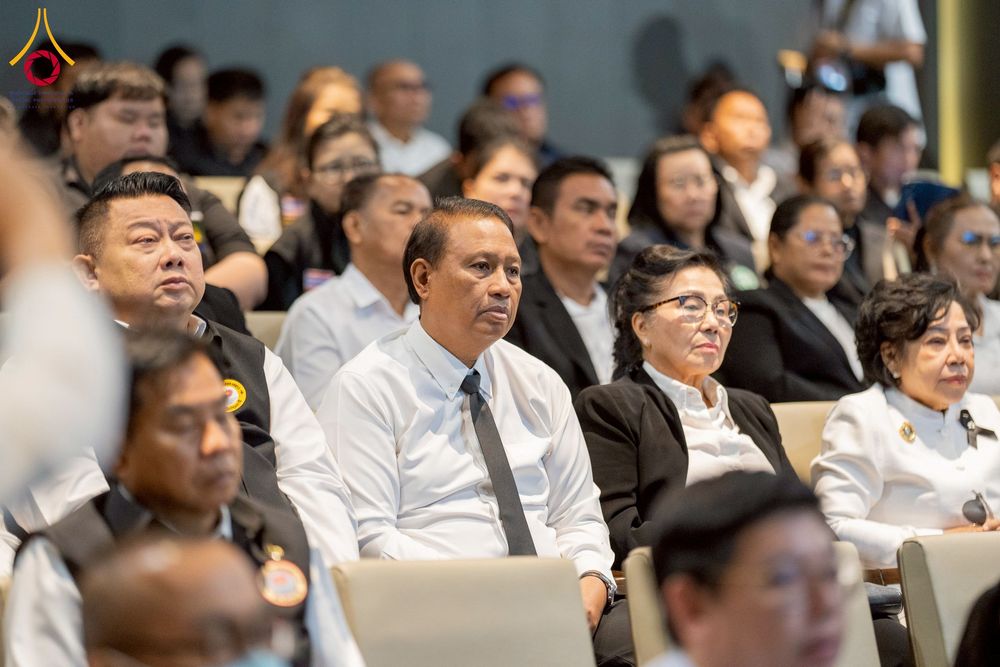 ภาพ No.271910:วันที่ 22 พฤศจิกายน พ.ศ. 2568 ผู้ว่าฯ ปทุมธานี ลงพื้นที่เยี่ยม “อำเภอคลองหลวง” พร้อมชมการเตรียมความพร้อมเทศกาลสวนดอกไม้ปทุมธานี “ทุ่งสวรรค์ ตะวันฉาย” ณ วัดพระธรรมกาย