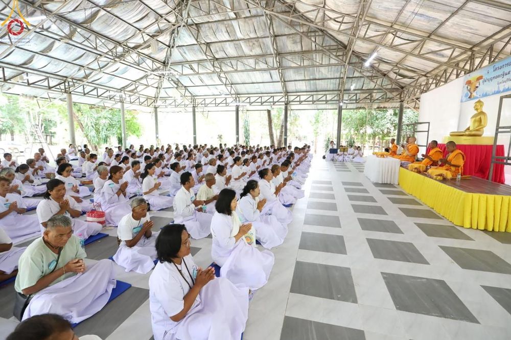 ภาพ No.152397:พิธีมอบสไบแก้ว โครงการอบรมอุบาสิกาแก้วจังหวัดบุรีรัมย์รุ่นที่ 1 วันที่ 6-8 กันยายน พ.ศ. 2567