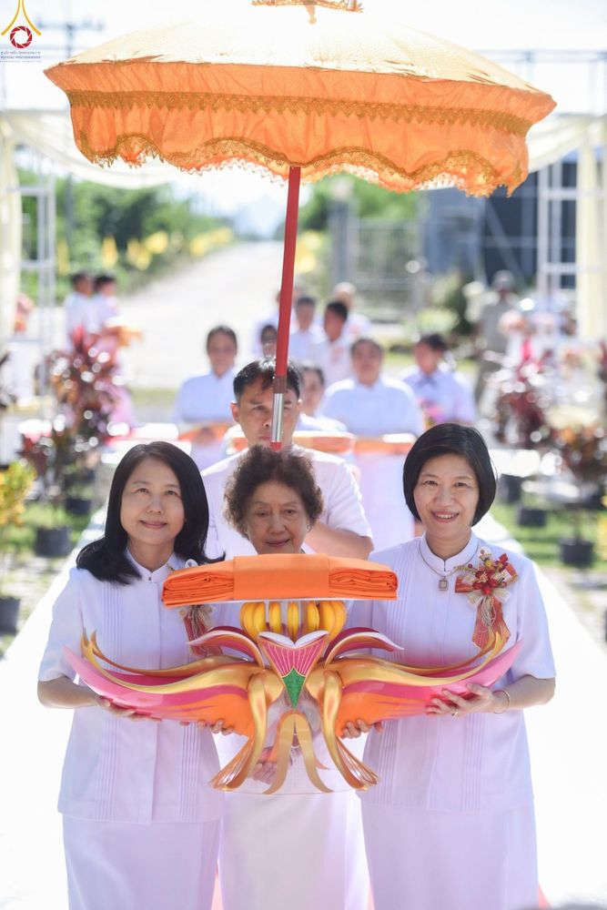 ภาพ No.261558:วันที่ 17-18 ตุลาคม พ.ศ. 2568 พิธีเจริญพระพุทธมนต์คณะสงฆ์ 108 กลั่นแผ่นดินองค์พระเจดีย์สระบุรี สมโภชองค์กฐิน และพิธีทอดกฐิน ณ ศูนย์ปฏิบัติธรรมสระบุรี ในโครงการกฐินสามัคคีทั่วไทย 30,000 วัด บูชาธรรม 81 ปี หลวงพ่อธัมมชโย โดยคณะศิษยานุศิษย์วัดพระธรรมกาย