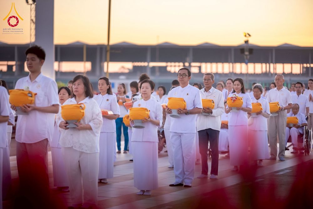 ภาพ No.276595:วันเสาร์ที่ 6 ธันวาคม  พ.ศ. 2568 พิธีเวียนประทักษิณและพิธีวันทาเจดีย์ โครงการอุปสมบทบูชาธรรมมหาปูชนียาจารย์ ประจำปี พ.ศ.2568 โครงการบวชพระนานาชาติ AEC และ WAB รุ่น CEO (นักบริหาร) รุ่นที่ 5 ณ มหาธรรมกายเจดีย์ วัดพระธรรมกาย