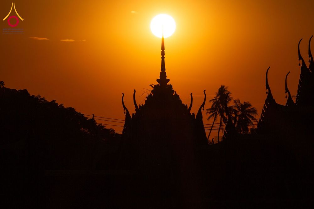 ภาพ No.197045:พระธรรมยาตราปฏิบัติธรรม และถ่ายภาพหมู่ประวัติศาสตร์ ณ วัดโบสถ์(บน) ตำบลบางคูเวียง อำเภอบางกรวย จังหวัดนนทบุรี ในโครงการธรรมยาตรา กตัญญูบูชา มหาปูชนียาจารย์ พระมงคลเทพมุนี(สด จนฺทสโร) พระผู้ปราบมาร อนุสรณ์สถาน 7 แห่ง ปีที่ 13 วันที่ 18 มกราคม พ.ศ. 2568