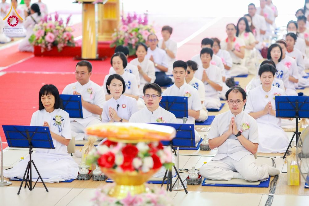 ภาพ No.159081:พิธีทอดผ้าป่าถวายทุนการศึกษาพระภิกษุสามเณรทั่วโลก และ พิธีถวายสังฆทานหนังสือพระไตรปิฏก 80 วัด บูชาธรรม 80 ปี หลวงพ่อธัมมชโย วันเสาร์ที่ 21 กันยายน พ.ศ. 2567 ณ โบสถ์พระไตรปิฏก วัดพระธรรมกาย