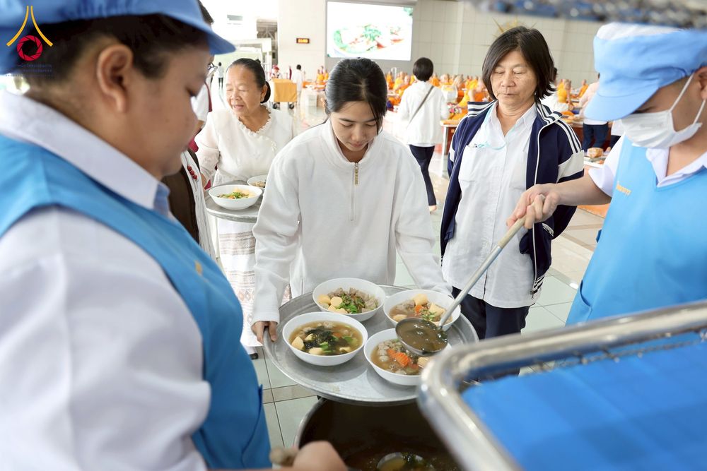 ภาพ No.271096:วันพุธที่ 20 พฤศจิกายน พ.ศ.2568 (วันพระ แรม 15 ค่ำ เดือน 12) พิธีบุพเปตพลี ครั้งที่ 173 ร่วมอุทิศบุญแด่หมู่ญาติที่ล่วงลับไปแล้ว และสืบทอดอายุพระพุทธศาสนา ณ หอฉันคุณยายอาจารย์ฯ วัดพระธรรมกาย