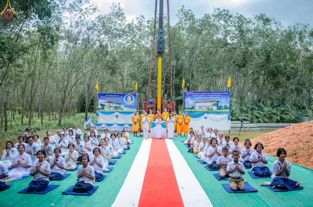 ภาพ No.83086:พิธีทอดผ้าป่าและพิธีตอกเสาเข็มมงคลสถาปนา  กุฏิพระผู้ปราบมาร  พระมงคลเทพมุนี (สด จนฺทสโร)  ณ ศูนย์ปฏิบัติธรรมพัทลุง อ.เขาชัยสน จ.พัทลุง ในวันเสาร์ ที่ 24 มิถุนายน พ.ศ.2566