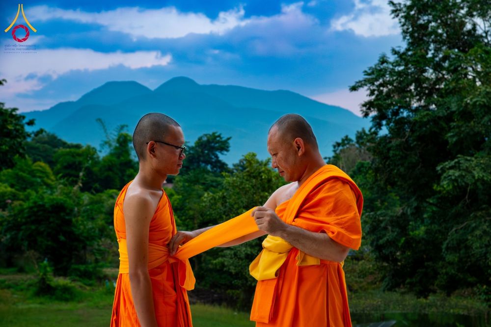 ภาพ No.181519:พิธีขอขมาผู้ปกครอง, พิธีมอบบาตรผ้าไตร, พิธีบรรพชาสามเณร โดยพระครูวิบูลย์เจติยาทร รองเจ้าคณะจังหวัดลำพูน ณ ธุดงคสถานลำพูน ต.เหล่ายาว  อ.บ้านโฮ่ง จ.ลำพูน วันที่ 5 ธันวาคม พ.ศ. 2567
