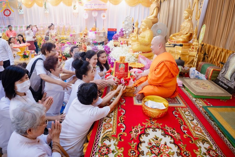ภาพ No.164642:พิธีทอดกฐิน ณ วัดพูนพิมลราช อ.บางบัวทอง จ.นนทบุรี ในโครงการกฐินสามัคคีทั่วไทย 30,000 วัด บูชาธรรม 80 ปี หลวงพ่อธัมมชโย โดยคณะศิษยานุศิษย์วัดพระธรรมกาย วันที่ 20 ตุลาคม พ.ศ. 2567
