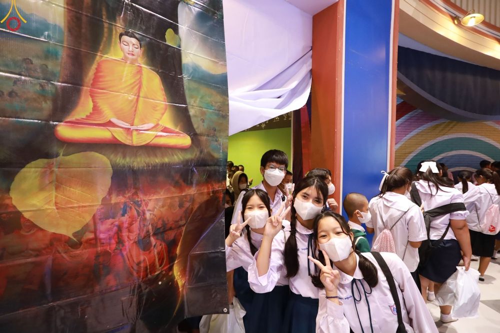 ภาพ No.103364:วันรวมพลังเด็กดี V-Star ผู้นำฟื้นฟูศีลธรรมโลก จังหวัดนครราชสีมา ณ เทอร์มินอล 21 โคราช ถ.มิตรภาพ ต.ในเมือง อ.เมืองนครราชสีมา จ.นครราชสีมา วันอังคารที่ 19 ธันวาคม พ.ศ. 2566
