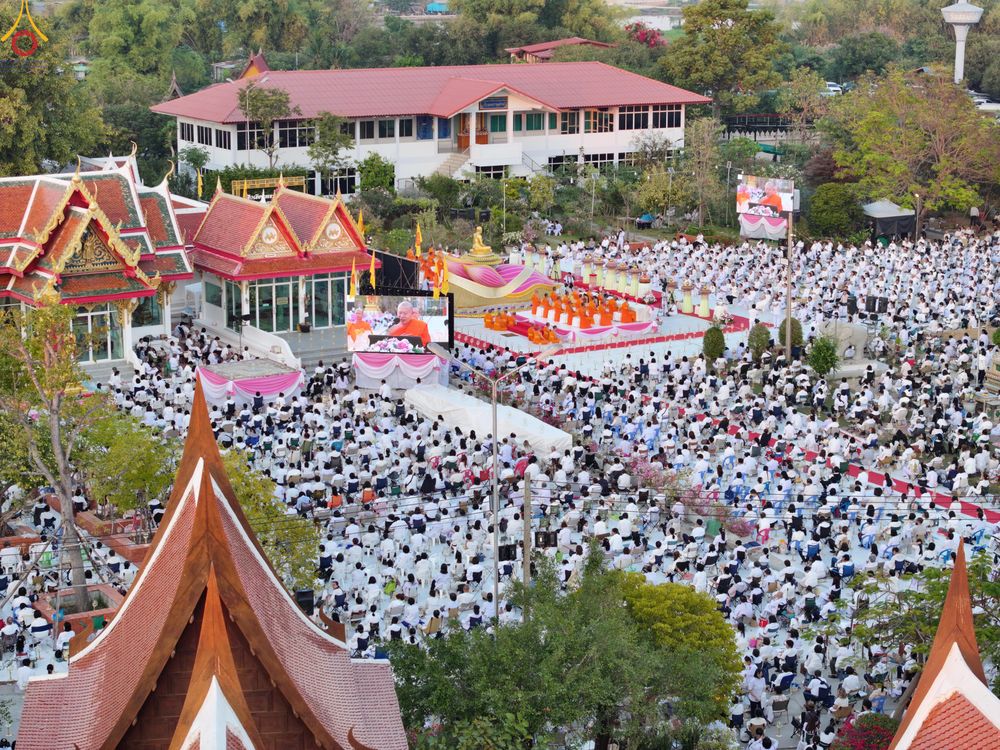 ภาพ No.294008:วันที่ 14 มกราคม พ.ศ. 2569 พิธีจุดประทีปถวายเป็นพุทธบูชา และบูชาธรรมมหาปูชนียาจารย์  ณ วัดสองพี่น้อง ต.ต้นตาล อ.สองพี่น้อง จ.สุพรรณบุรี ในโครงการธรรมยาตรา กตัญญูบูชา มหาปูชนียาจารย์ พระมงคลเทพมุนี(สด จนฺทสโร) พระผู้ปราบมาร อนุสรณ์สถาน 7 แห่ง ปีที่ 14