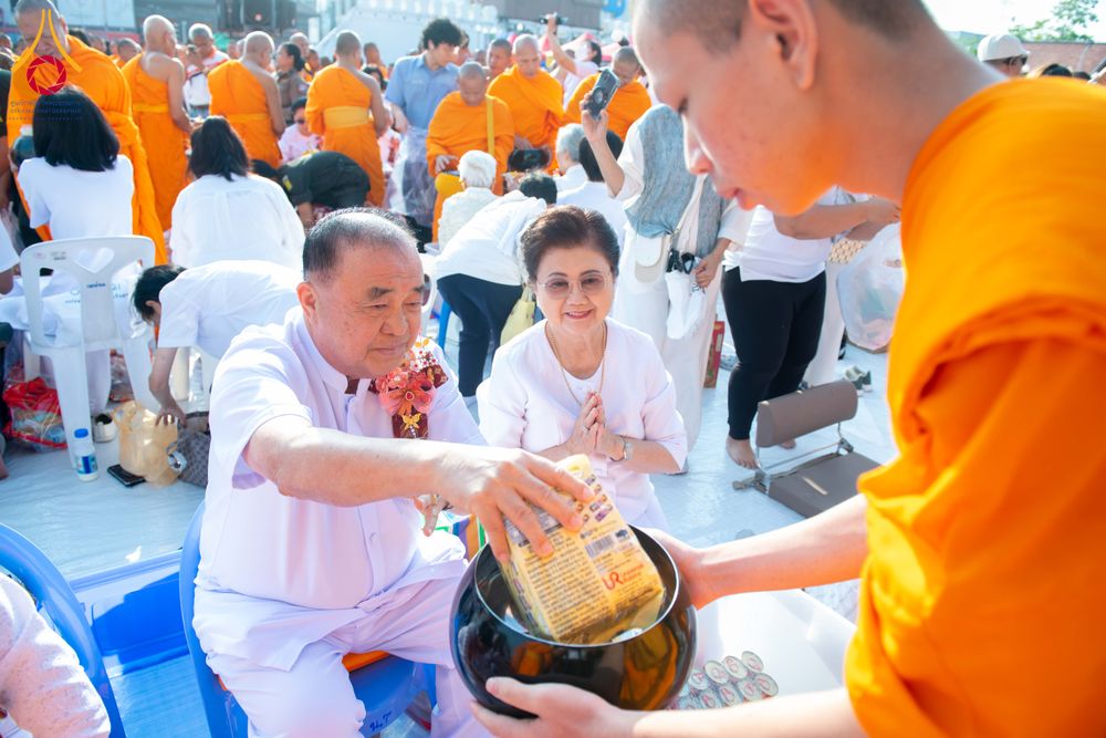 ภาพ No.312906:วันอาทิตย์ที่ 8 มีนาคม พ.ศ.2569 ทำบุญเมืองนครราชสีมา 558 ปี ตักบาตรพระ 10,000 รูป (ภาพชุดที่ 2)