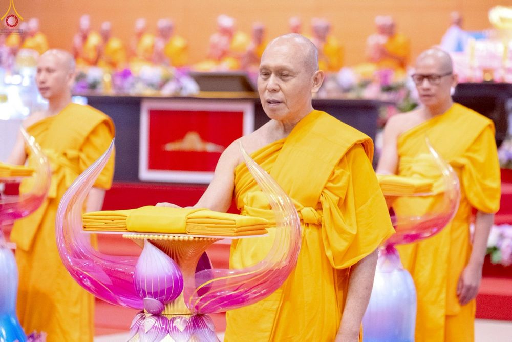 ภาพ No.244126:วันอาทิตย์ที่ 7 กันยายน พ.ศ. 2568 พิธีทอดผ้าป่าสมทบกฐินวัดพระธรรมกาย และสมทบกฐิน 30,000 วัดทั่วไทย ครั้งที่ 2 ณ ห้องแก้วสารพัดนึก 1 วัดพระธรรมกาย