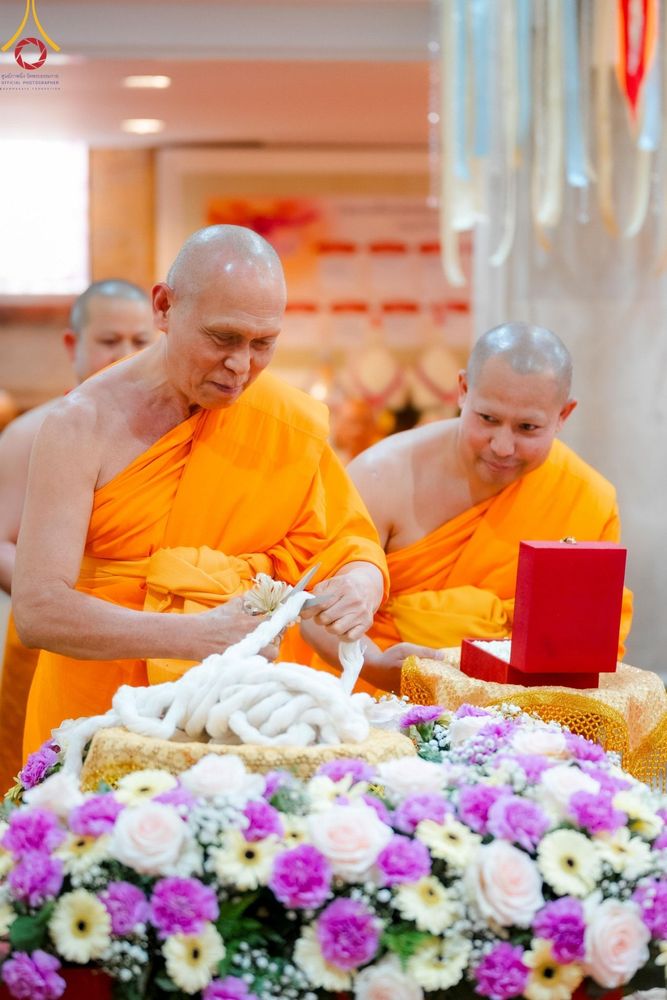 ภาพ No.142770:พิธีพัทธสีมา ประดิษฐานลูกนิมิตมหาสมบัติ สถาปนาอุโบสถวัดพระธรรมกายลอนดอน บูชาธรรม 80 ปี หลวงพ่อธัมมชโย วันเสาร์ที่ 22 มิถุนายน พ.ศ. 2567