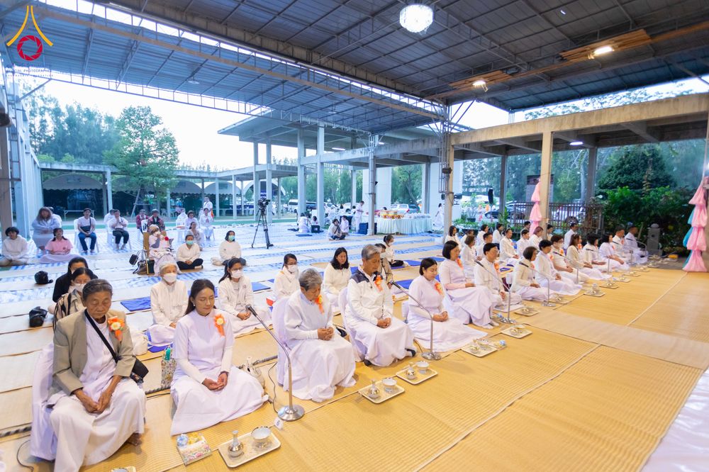 ภาพ No.292591:วันที่ 12 มกราคม พ.ศ. 2569 พิธีถวายภัตตาหารเป็นสังฆทาน แด่พระธรรมยาตรา ณ อนุสรณ์สถานมหาวิหารพระมงคลเทพมุนี (โลตัสแลนด์) อ.สองพี่น้อง จ.สุพรรณบุรี ในโครงการธรรมยาตรา กตัญญูบูชา มหาปูชนียาจารย์ พระมงคลเทพมุนี(สด จนฺทสโร) พระผู้ปราบมาร อนุสรณ์สถาน 7 แห่ง ปี