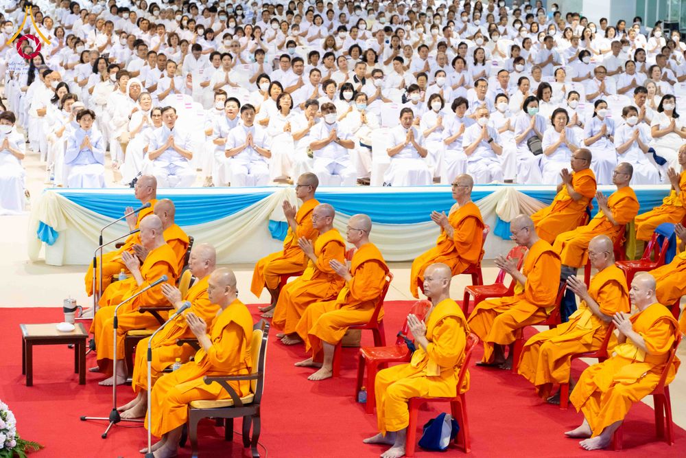 ภาพ No.308385:วันที่ 1  กุมภาพันธ์ พ.ศ. 2569 พิธีบูชาข้าวพระอาทิตย์ต้นเดือน ณ สภาธรรมกายสากล วัดพระธรรมกาย