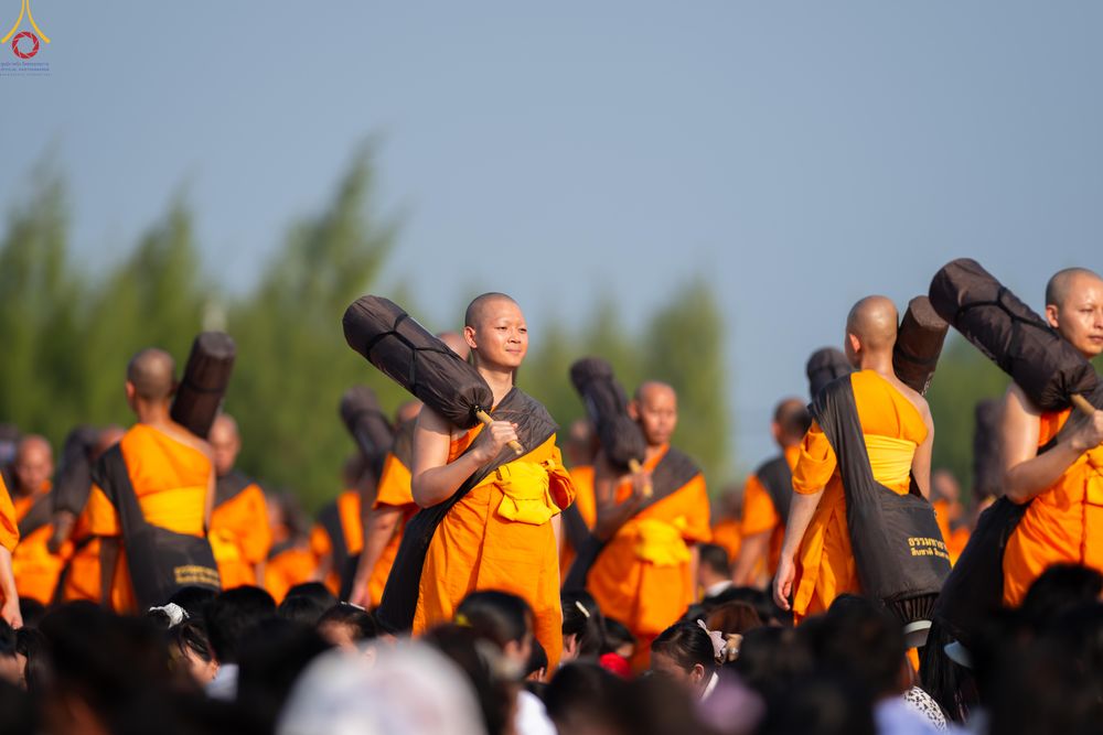 ภาพ No.299618:วันที่ 18 มกราคม พ.ศ. 2569 พิธีต้อนรับพระธรรมยาตรา (ภาพชุดที่ 2) ณ อนุสรณ์สถานลำดับที่ 5  สถานที่เผยแผ่วิชชาธรรมกายครั้งแรก อนุสรณ์สถานบางปลา วัดบางปลา อำเภอบางเลน จังหวัดนครปฐม ในโครงการธรรมยาตรา กตัญญูบูชา มหาปูชนียาจารย์ พระมงคลเทพมุนี(สด จนฺทสโร) พระ