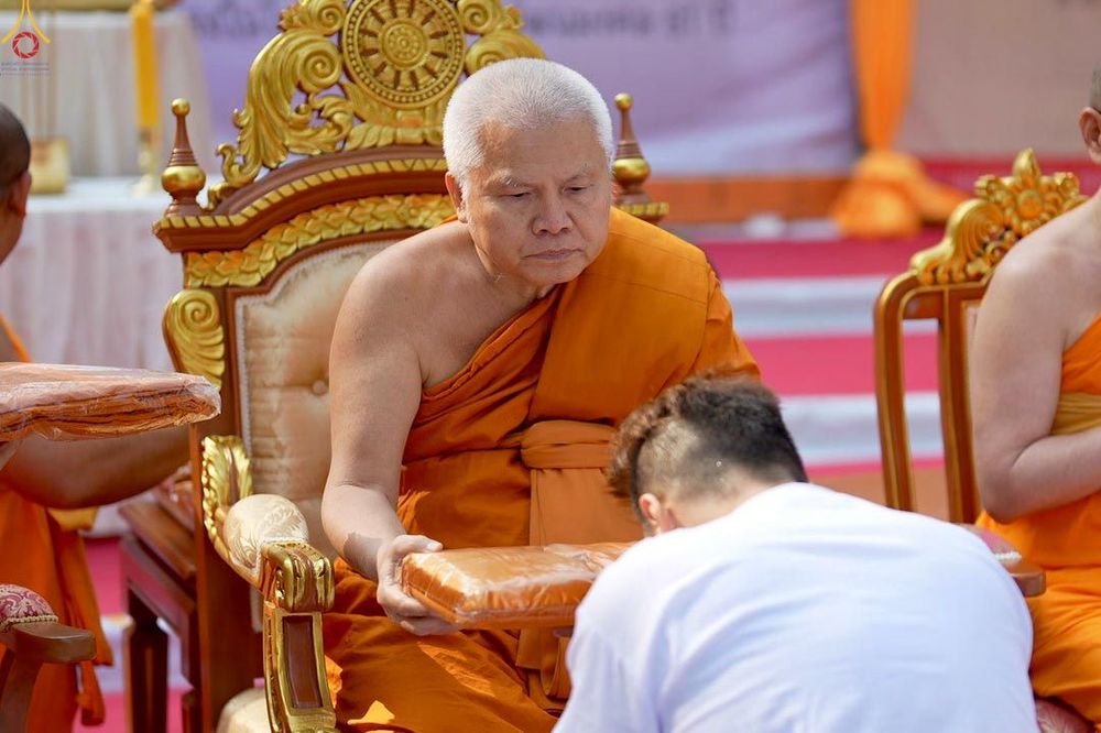 ภาพ No.280797:วันที่ 27 ธันวาคม พ.ศ. 2568  พิธีปลงผมนาคธรรมทายาท โครงการอุปสมบทหมู่บูชาธรรม 81 ปี หลวงพ่อธัมมชโย  ณ สมาคมพุทธ เขตตงช้ง ฮ่องกง