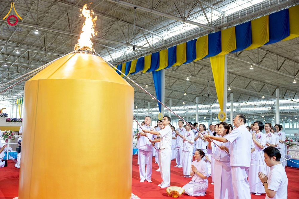 ภาพ No.261239:วันอาทิตย์ที่ 5 ตุลาคม พ.ศ. 2568 พิธีจุดเทียนใจ ไฟนิรันด์ อนันตชัย ณ สภาธรรมกายสากล วัดพระธรรมกาย