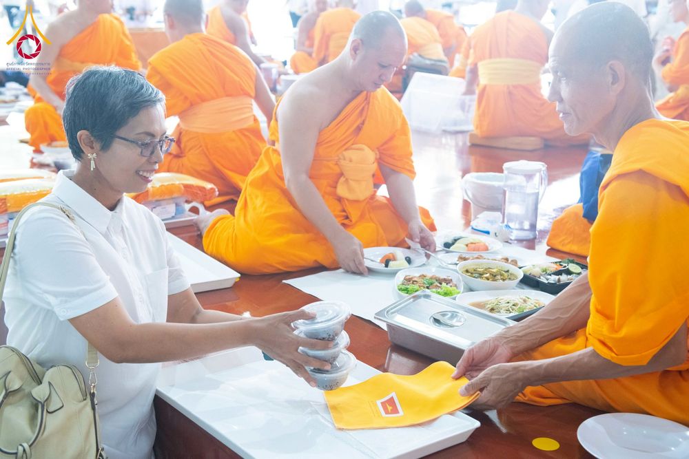 ภาพ No.265942:วันพุธที่ 5 พฤศจิกายน พ.ศ. 2568 (วันพระ ขึ้น 15 ค่ำ เดือน 12) พิธีบุพเปตพลี ครั้งที่ 172 ร่วมอุทิศบุญแด่หมู่ญาติที่ล่วงลับไปแล้ว และสืบทอดอายุพระพุทธศาสนา ณ หอฉันคุณยายอาจารย์ฯ วัดพระธรรมกาย