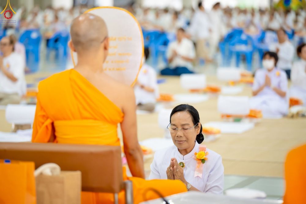 ภาพ No.136180:พิธีบุพเปตพลี ครั้งที่ 150 ร่วมอุทิศบุญให้แก่หมู่ญาติที่ล่วงลับไปแล้ว และสืบทอดอายุพระพุทธศาสนา วันอังคารที่ 7 พฤษภาคม พ.ศ. 2567 ( วันพระ แรม 14 ค่ำ เดือน 5 ) ณ หอฉันคุณยายอาจารย์ฯ วัดพระธรรมกาย