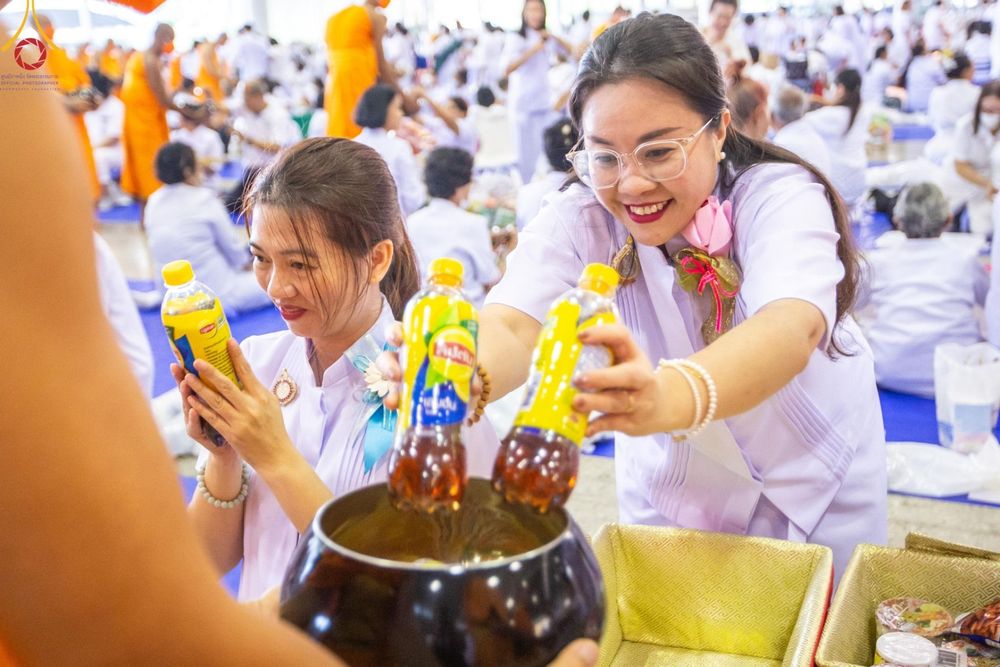 ภาพ No.126546:พิธีตักบาตร ในวันอาทิตย์ต้นเดือนที่ 3 มีนาคม พ.ศ. 2567 ณ บ้านแก้วเรือนทองคุณยายฯ วัดพระธรรมกาย