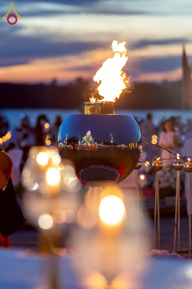 ภาพ No.250480:วันอังคารที่ 7 ตุลาคม พ.ศ. 2568 พิธีจุดประทีปบูชาพระรัตนตรัย ณ ลานธรรมปทุมรัตน์ธรรมเจดีย์ พุทธอุทยานนานาชาติ อ.โพนพิสัย จ.หนองคาย