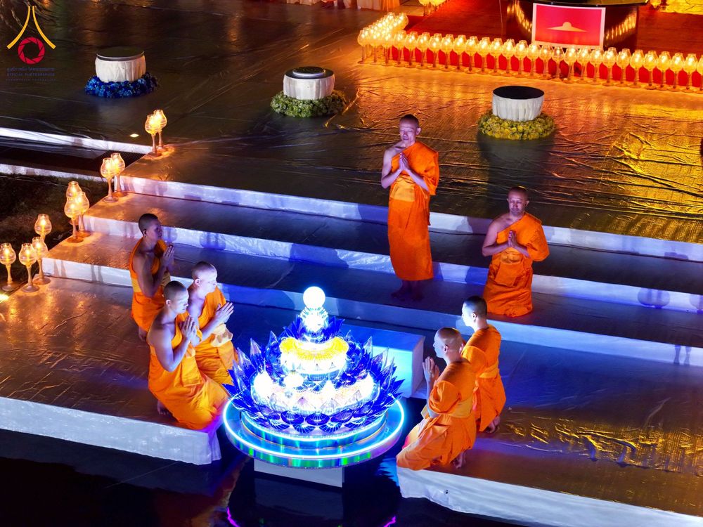 ภาพ No.266329:วันพุธที่ 5 พฤศจิกายน พ.ศ. 2568 (วันพระ ขึ้น 15 ค่ำ เดือน 12) พิธีลอยกระทงธรรม  ณ สระมหาเศรษฐีทะเลบุญ มหาวิหารพระมงคลเทพมุนี วัดพระธรรมกาย จ.ปทุมธานี