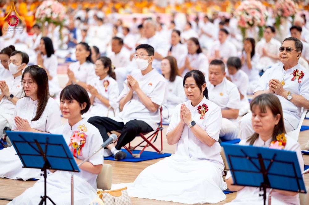 ภาพ No.272902:วันอาทิตย์ที่ 23 พฤศจิกายน พ.ศ.2568 พิธีมุทิตาสักการะ พระมหาเถระและพระเถระ ประจำปีพุทธศักราช 2568 ณ ห้องแก้วสารพัดนึก 2 สภาธรรมกายสากล  วัดพระธรรมกาย