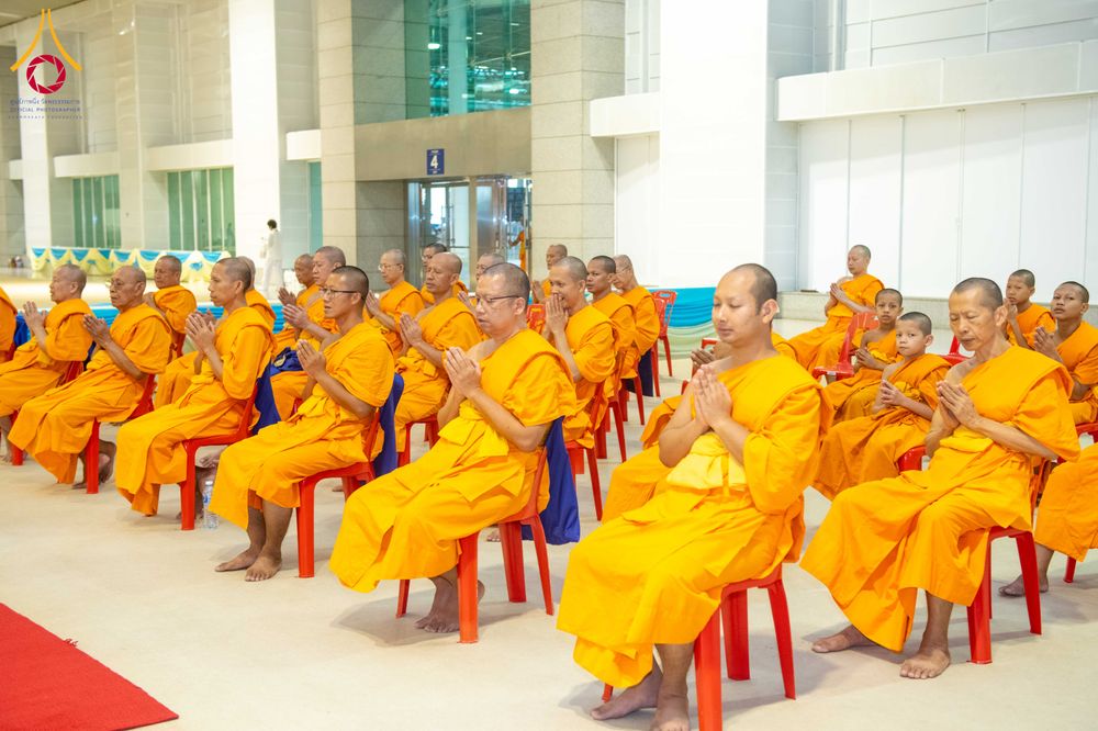 ภาพ No.325621:วันที่ 26 เมษายน พ.ศ.2569 กิจกรรมงานบุญวันอาทิตย์ สาธุชนปฏิบัติธรรมร่วมกัน ณ ห้องแก้วสารพัด 1 วัดพระธรรมกาย ปทุมธานี