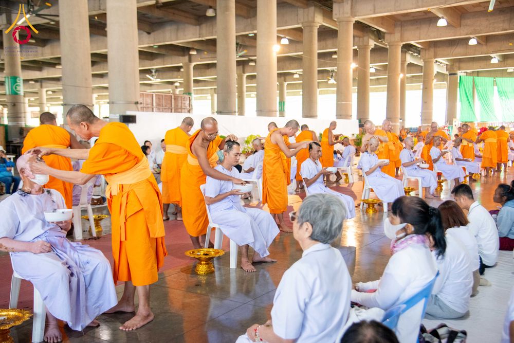 ภาพ No.293653:วันที่ 10 มกราคม พ.ศ. 2569 พิธีปลงผมธรรมทายาทบูชาธรรม 117  ปี คุณยายอาจารย์ฯ ณ วิหารคด วัดพระธรรมกาย ปทุมธานี