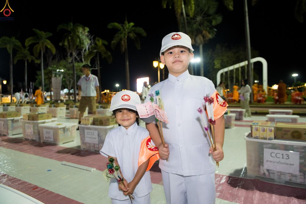 ภาพ No.282466:วันที่ 19 -20 ธันวาคม พ.ศ.2568 เบื้องหลังความสำเร็จ ของการจัดงานตักบาตร พระ 10,000 รูป Skywalk กาญจนบุรี