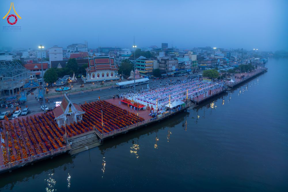 ภาพ No.284629:วันอาทิตย์ที่ 14 ธันวาคม พ.ศ.2568  พิธีทำบุญเมืองสุราษฎร์ธานี 110ปี และพิธีตักบาตรพระสงฆ์ 1,110 รูป  ณ บริเวณริมน้ำวัดกลาง (เก่า) ถนนบ้านดอน ตำบลตลาดใหม่ อำเภอเมือง จังหวัดสุราษฎร์ธานี