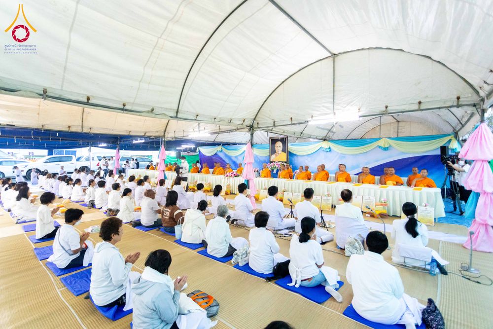 ภาพ No.290778:วันที่ 9 มกราคม พ.ศ. 2569 พิธีถวายภัตตาหารเป็นสังฆทาน แด่พระธรรมยาตรา ณ อนุสรณ์สถานคลองบางนางแท่น อ.สามพราน จ.นครปฐม ในโครงการธรรมยาตรา กตัญญูบูชา มหาปูชนียาจารย์ พระมงคลเทพมุนี(สด จนฺทสโร) พระผู้ปราบมาร อนุสรณ์สถาน 7 แห่ง ปีที่ 14