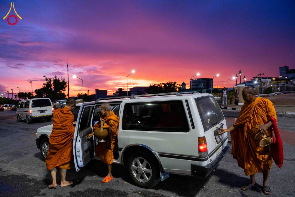 ภาพ No.329471:วันอาทิตย์ที่ 24 พฤษภาคม พ.ศ. 2569 พิธีตักบาตรพระ 1,000 รูป เพื่อถวายเป็นพุทธบูชาในเทศกาลวิสาขบูชาโลก และ ถวายเป็นพระราชกุศล  ณ ลานศิลปวัฒนธรรม เมืองปัตตานี จ.ปัตตานี