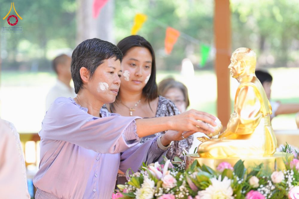 ภาพ No.321649:วันอาทิตย์ที่ 12 เมษายน พ.ศ.2569 กิจกรรมงานบุญวันสงกรานต์ (ตักบาตร ขอขมาพ่อแม่ สรงน้ำพระ รดน้ำขอพร) ณ วัดพระธรรมกายจอร์เจีย ประเทศสหรัฐอเมริกา