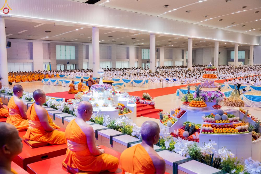 ภาพ No.337812:วันอาทิตย์ต้นเดือน 5 กรกฎาคม พ.ศ.2569 พิธีบูชาข้าวพระ ณ สภาธรรมกายสากล วัดพระธรรมกาย