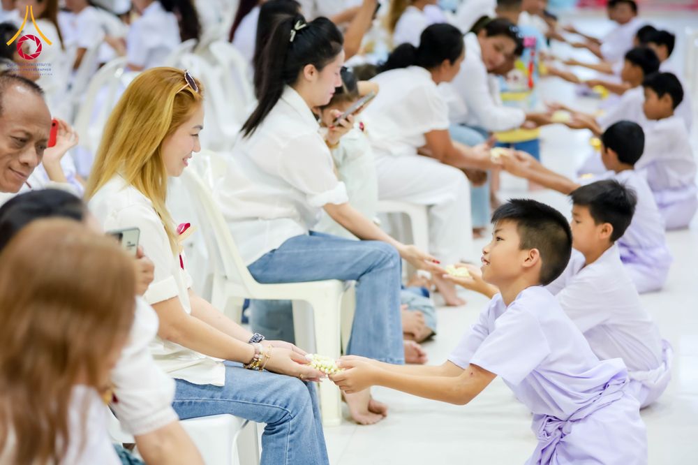 ภาพ No.317423:วันอาทิตย์ ที่ 29 มีนาคม พ.ศ.2569  พิธีปลงผม , พิธีขอขมามอบบาตรและผ้าไตร , พิธีบรรพชา ณ ศูนย์ปฏิบัติธรรมสมุทรปราการ จำนวน 42 รูป