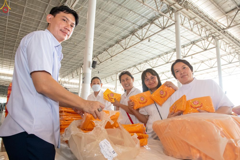 ภาพ No.322106:วันที่ 14 เมษายน พ.ศ.2569 การเตรียมกล่องไทยธรรม วันสุดท้าย เพื่องานถวายมหาสังฆทาน 40,000 กว่าวัดทั่วประเทศ วันคุ้มครองโลก 22 เมษายน พ.ศ.2569 วัดพระธรรมกาย