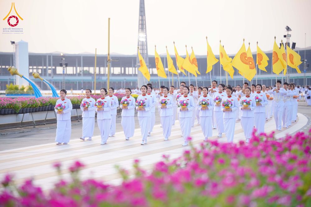 ภาพ No.320880:วันเสาร์ที่ 11 เมษายน พ.ศ.2569 พิธีเวียนประทักษิณ พิธีวันทาเจดีย์ โครงการอุปสมบทหมู่ บูชาธรรมหลวงพ่อธัมมชโย พ.ศ.2569 โครงการอุปสมบทหมู่ธรรมทายาท ระดับอุดมศึกษา รุ่น 53 (ภาคฤดูร้อน) ณ วัดพระธรรมกาย ปทุมธานี