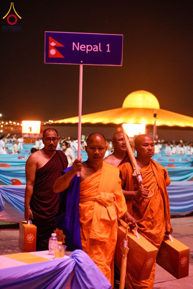 ภาพ No.324498:วันที่ 22 เมษายน พ.ศ.2569 (วันคุ้มครองโลก) บรรยากาศพระสังฆาธิการและสาธุชน การเดินทางกลับ งานถวายมหาสังฆทาน 40,000 กว่าวัดทั่วประเทศ วัดพระธรรมกาย