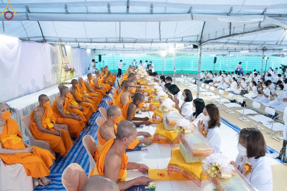 ภาพ No.70032:พิธีถวายภัตตาหารเป็นสังฆทาน แด่คณะพระธรรมยาตราฯ ในโครงการธรรมยาตราฯ ปีที่ 11 ณ อนุสรณ์สถานคลองบางนางแท่น อ.สามพราน จ.นครปฐม วันที่ 11 มกราคม พ.ศ. 2566