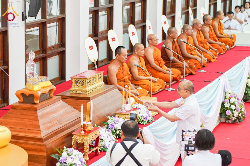 ภาพ No.315831:วันพฤหัสบดีที่ 26 มีนาคม พ.ศ. 2569 พิธีบำเพ็ญกุศล คุณพ่อณรงค์ จินตมากุล  สิริอายุ 99 ปี 11 เดือน โยมบิดา พระครูปลัดรัตนวีรวัฒน์ (รังสฤษดิ์ อิทฺธิจินตโก) ที่ปรึกษาเจ้าคณะจังหวัดปทุมธานี เจ้าอาวาสวัดพระธรรมกาย  ณ ห้องปลูกศรัทธา 2 วัดพระธรรมกาย ปทุมธานี