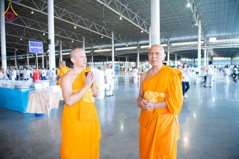 ภาพ No.287340:วันที่ 3 มกราคม พ.ศ.2569 พิธีถวายภัตตาหารเป็นสังฆทาน แด่พระธรรมยาตรา ณ วัดพระธรรมกาย  จังหวัดปทุมธานี ในโครงการธรรมยาตรา กตัญญูบูชา มหาปูชนียาจารย์ พระมงคลเทพมุนี(สด จนฺทสโร) พระผู้ปราบมาร อนุสรณ์สถาน 7 แห่ง ปีที่ 14