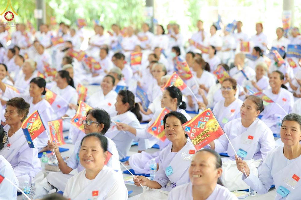 ภาพ No.155043:โครงการอุบาสกแก้ว อุบาสิกาแก้ว รุ่นที่ 2 ตัวแทนทอดกฐินสามัคคีทั่วไทย 30,000 วัด บูชาธรรม 80 ปี หลวงพ่อธัมมชโย จังหวัดบุรีรัมย์ ระหว่างวันที่ 13-15 กันยายน พ.ศ. 2567