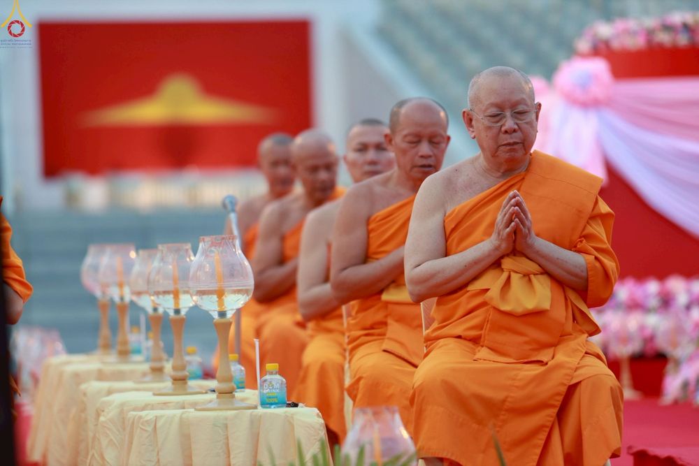 ภาพ No.252933:วันที่ 10 ตุลาคม พ.ศ. 2568 พิธีปลูกต้นทรัพย์บานชื่น ณ ลานธรรม วัดพระธรรมกาย