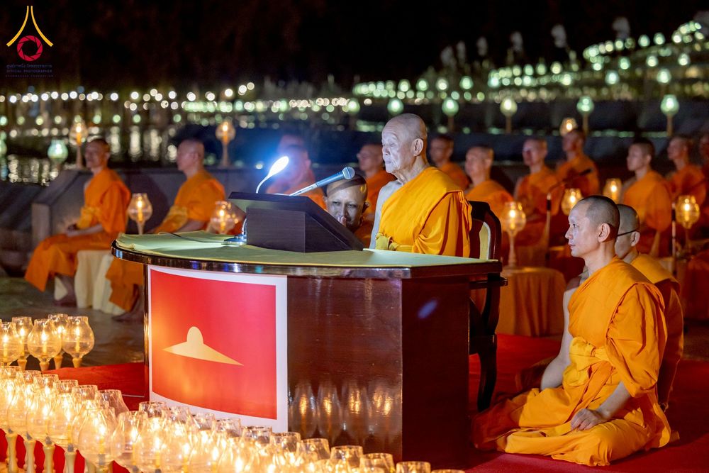 ภาพ No.266338:วันพุธที่ 5 พฤศจิกายน พ.ศ. 2568 (วันพระ ขึ้น 15 ค่ำ เดือน 12) พิธีลอยกระทงธรรม  ณ สระมหาเศรษฐีทะเลบุญ มหาวิหารพระมงคลเทพมุนี วัดพระธรรมกาย จ.ปทุมธานี