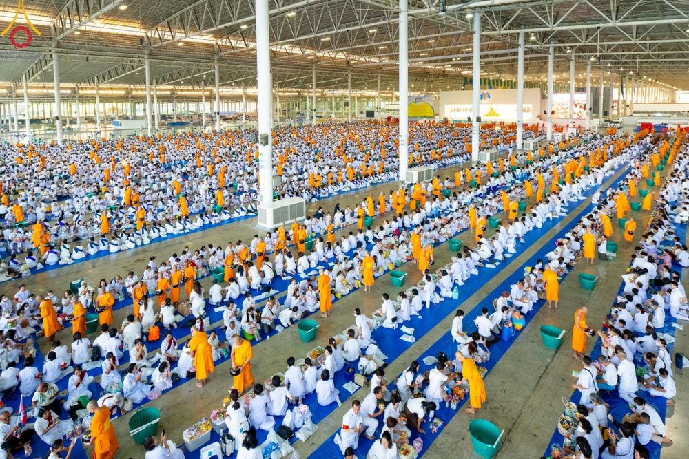 ภาพ No.207273:พิธีตักบาตร และปฏิบัติธรรมช่วงสาย ในวันมาฆบูชา วันพุธที่ 12 กุมภาพันธ์ พ.ศ. 2568 ณ วัดพระธรรมกาย จังหวัดปทุมธานี