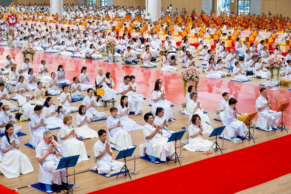 ภาพ No.272911:วันอาทิตย์ที่ 23 พฤศจิกายน พ.ศ.2568 พิธีมุทิตาสักการะ พระมหาเถระและพระเถระ ประจำปีพุทธศักราช 2568 ณ ห้องแก้วสารพัดนึก 2 สภาธรรมกายสากล  วัดพระธรรมกาย