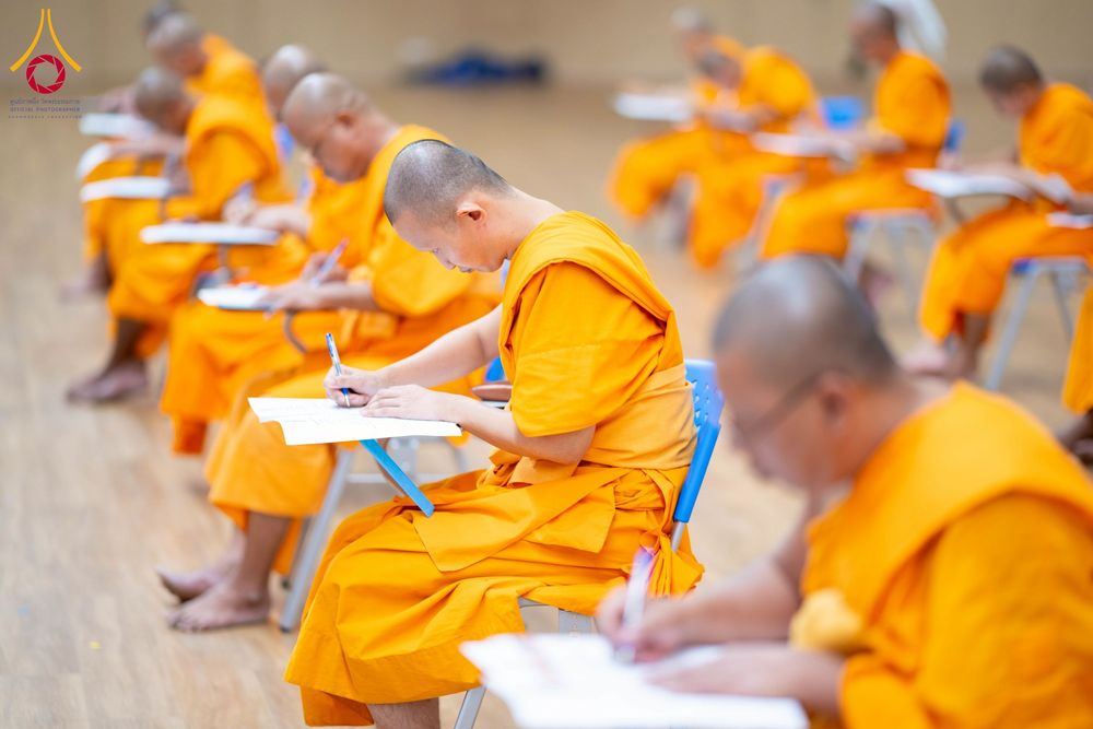 ภาพ No.267256:วันที่ 7 พฤศจิกายน พ.ศ. 2568 พิธีสอบธรรมสนามหลวง นักธรรมชั้นโท - เอก ณ สนามสอบวัดพระธรรมกาย