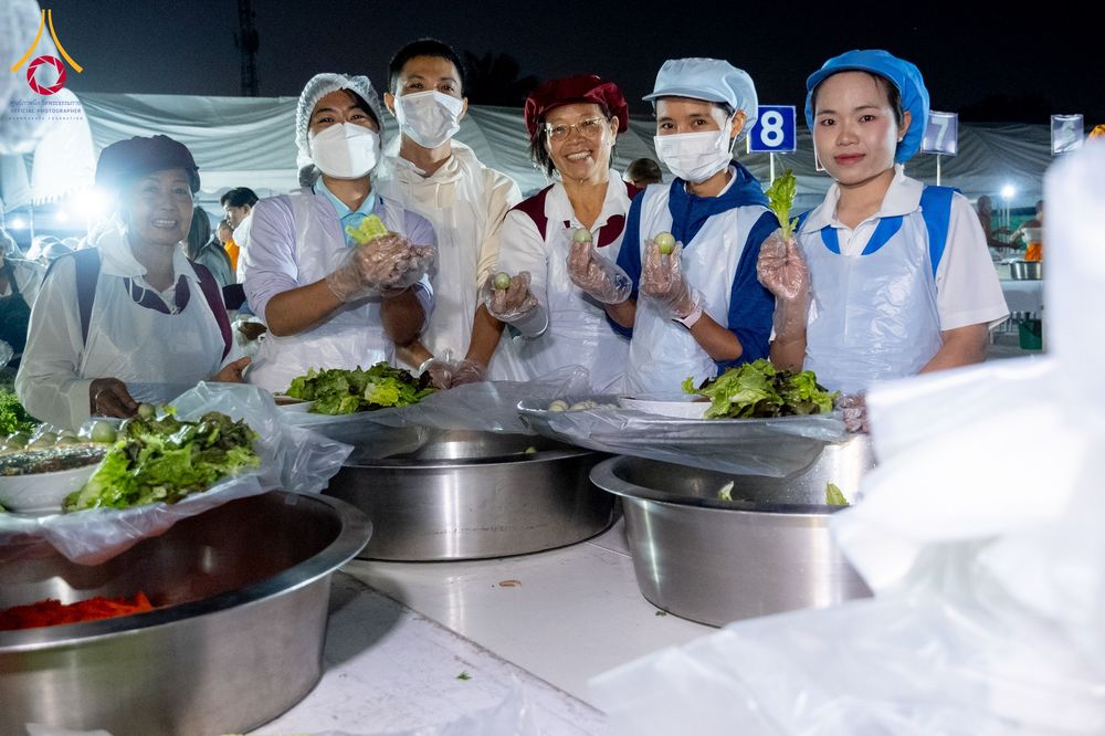 ภาพ No.289776:วันที่ 8 มกราคม พ.ศ. 2569 พิธีถวายภัตตาหารเป็นสังฆทาน แด่พระธรรมยาตรา ณ อนุสรณ์สถานคลองบางนางแท่น อ.สามพราน จ.นครปฐม ในโครงการธรรมยาตรา กตัญญูบูชา มหาปูชนียาจารย์ พระมงคลเทพมุนี(สด จนฺทสโร) พระผู้ปราบมาร อนุสรณ์สถาน 7 แห่ง ปีที่ 14