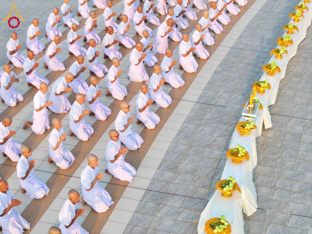 ภาพ No.320866:วันเสาร์ที่ 11 เมษายน พ.ศ.2569 พิธีเวียนประทักษิณ พิธีวันทาเจดีย์ โครงการอุปสมบทหมู่ บูชาธรรมหลวงพ่อธัมมชโย พ.ศ.2569 โครงการอุปสมบทหมู่ธรรมทายาท ระดับอุดมศึกษา รุ่น 53 (ภาคฤดูร้อน) ณ วัดพระธรรมกาย ปทุมธานี