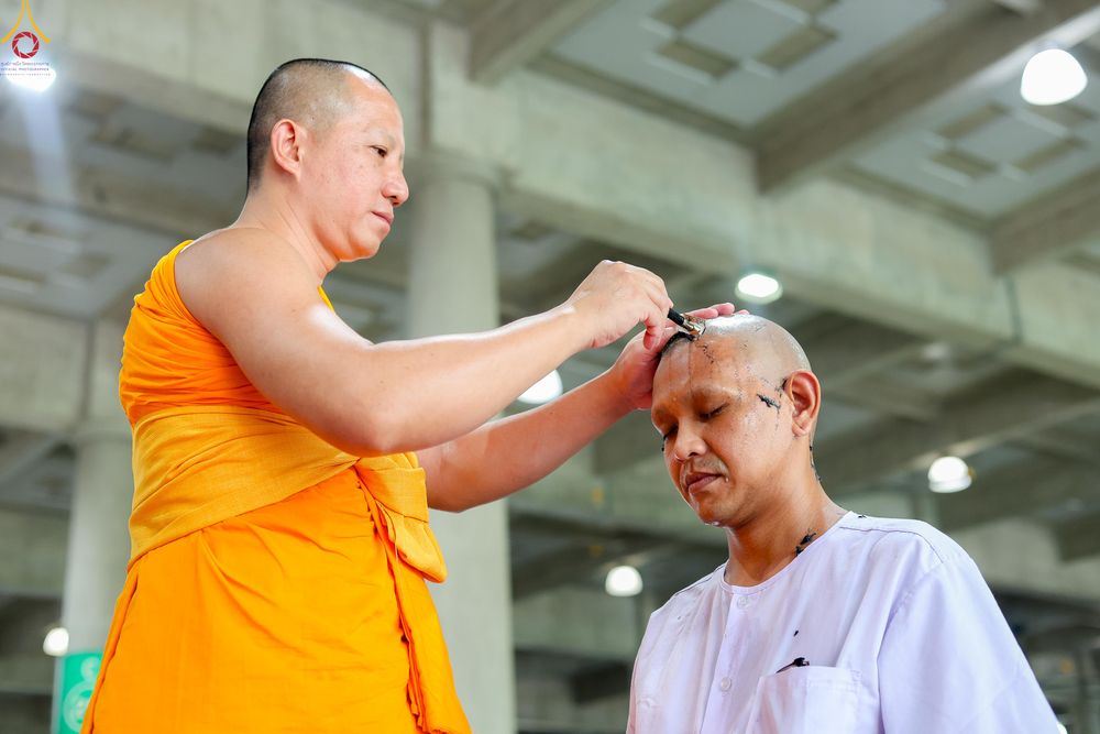 ภาพ No.333538:วันอาทิตย์ที่ 7 มิถุนายน พ.ศ.2569 พิธีตัดปอยผมและปลงผมนาคธรรมทายาท โครงการบรรพชาและอุปสมบทหมู่ธรรมทายาท รุ่นผู้บริหาร รุ่นที่ 16 ณ วิหารคด 11 วัดพระธรรมกาย